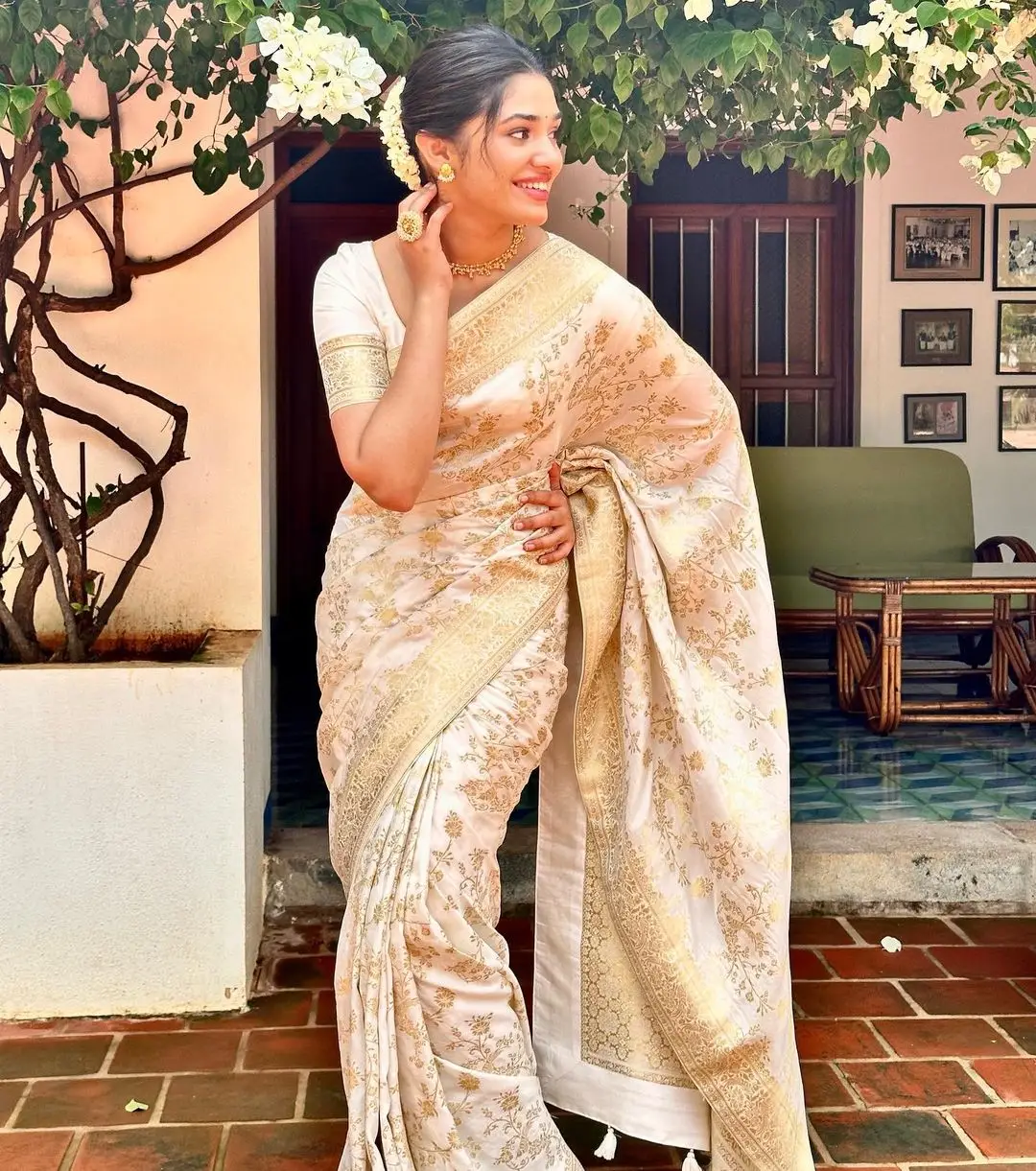 KRITHI SHETTY IN SOUTH INDIAN TRADITIONAL WHITE SAREE 3